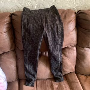 Victoria secret olive and black leopard print sport leggings